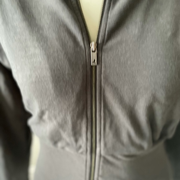 Aritzia Community Dark Grey Zip Up Sweater - X-Small - Picture 4 of 12